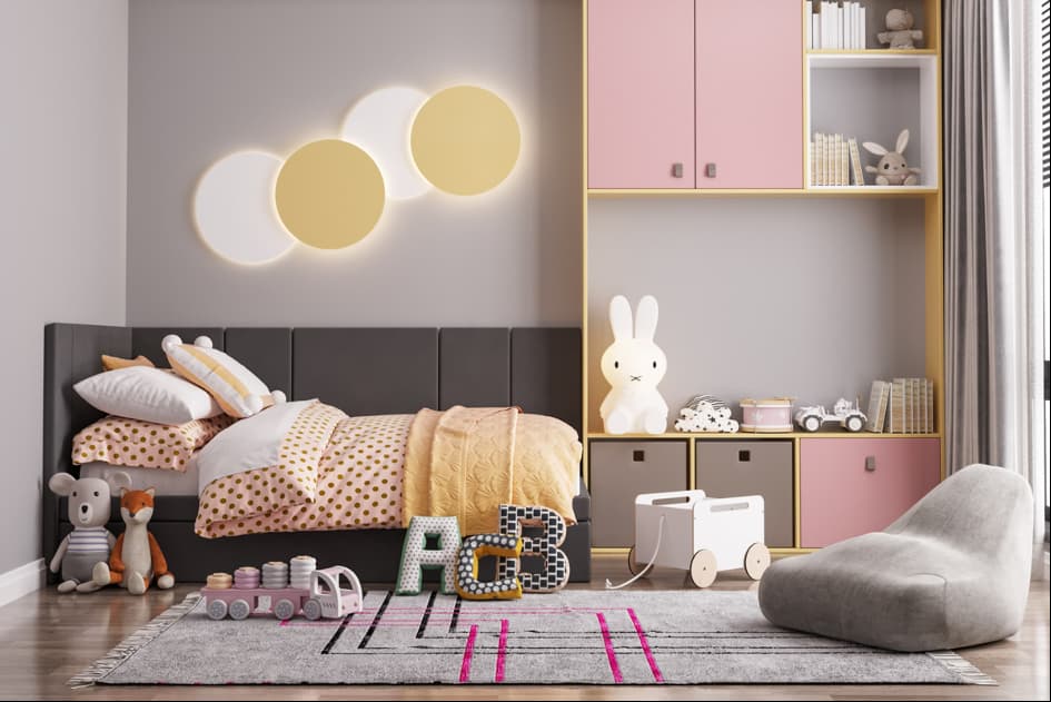 Детска стая със сив килим с розови ивици, легло, играчки и букви A, B и C